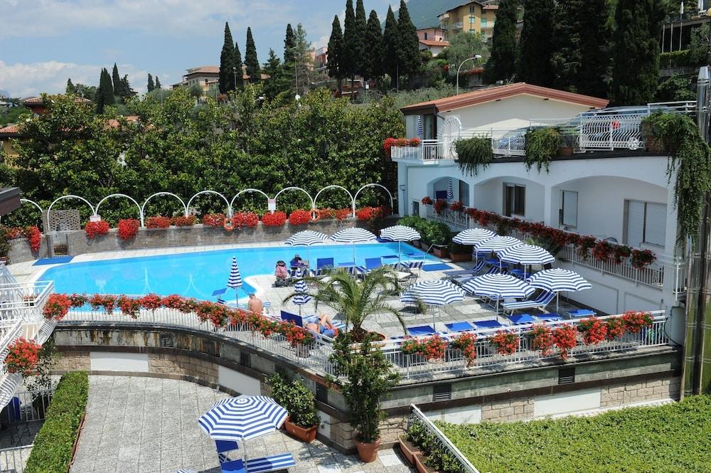 Hotel Excelsior Bay Μαλτσεζίνε Εξωτερικό φωτογραφία