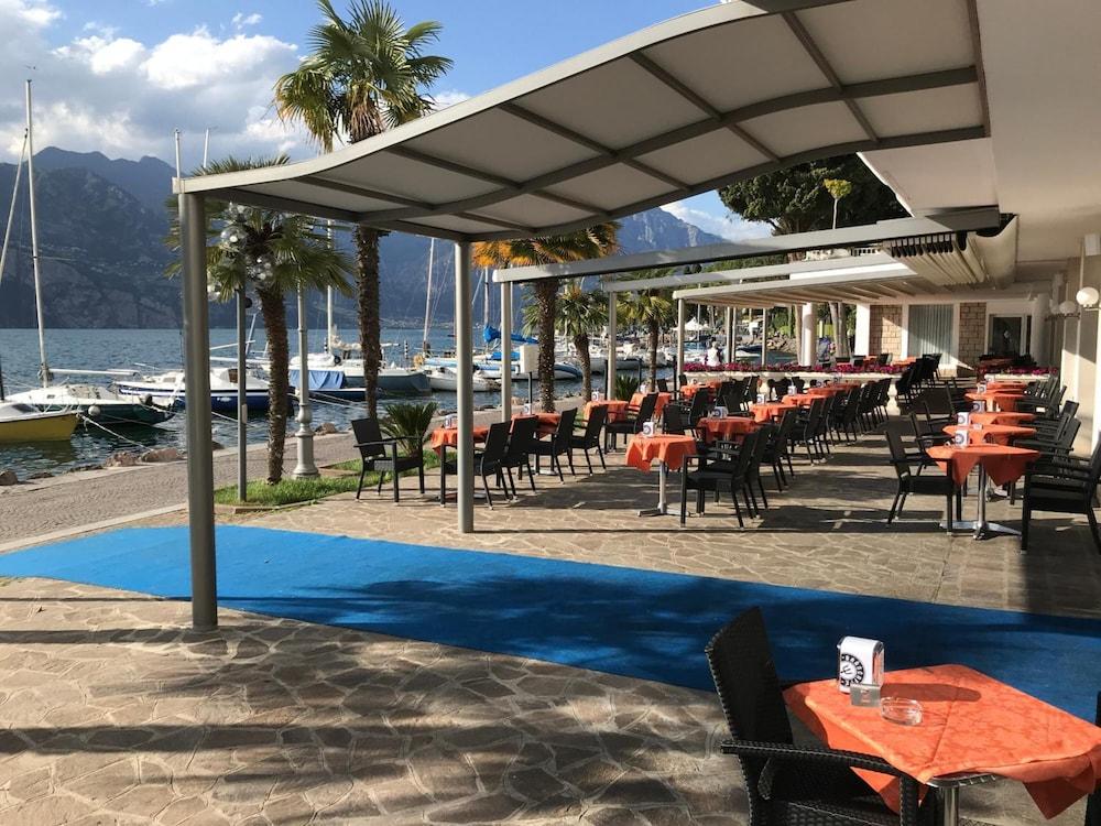 Hotel Excelsior Bay Μαλτσεζίνε Εξωτερικό φωτογραφία